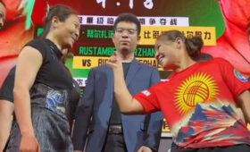 Бактыгуль Курманбекова из Кыргызстана победила соперницу из Китая по ММА