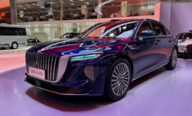 Седаны Hongqi: флагманский H9 с новым салоном и возвращение H7