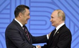 Москва запамятовала, что в Кыргызстане президент Садыр Нургожоевич Жапаров