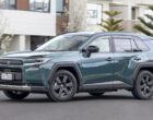 Toyota не планирует переводить актуальный кроссовер RAV4 на электротягу