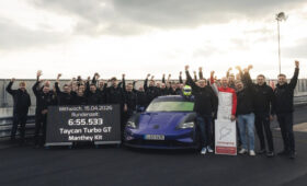Прочь с дороги, Xiaomi! Новый рекорд Нюрбургринга от Porsche Taycan Turbo GT Manthey Kit