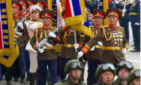 Военнослужащие КНДР прошли строем по Красной площади в Москве