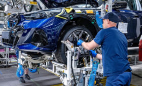 Натужная гордость: BMW Group отчиталась о выпуске двухмиллионного электромобиля