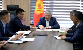 Президент Кыргызского футбольного союза Касымалиев провел рабочее совещание с коллективом