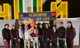На границе торжественно встретили женскую сборную КР по борьбе