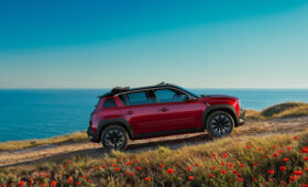 «Южный» кроссовер: в продажу поступил Renault 4 Plein Sud, цены известны