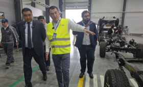 Данияр Амангельдиев проверил работу завода Tulpar Motors