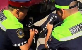 Сотрудники УПСМ заменили повреждённое колесо автомобилю пожилой пары