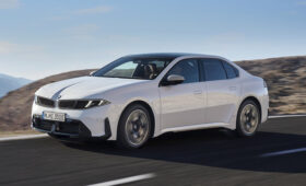 Новый седан BMW i3 поступил в продажу в «приветственной» версии