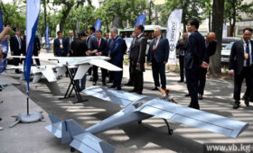 КР представил первый отечественный гражданский беспилотник на выставке ШОС