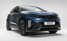 Renault освежила хэтчбек Megane E-Tech electric: новое «лицо» и батарея большей ёмкости