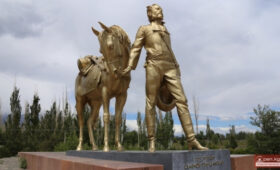 В Балыкчы восстановили монумент исследователю Петру Семёнову-Тян-Шанскому