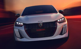 Peugeot полностью рассекретила серийный хот-хэтч E-208 GTi, цена известна