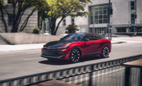Toyota освежила кросс-седан Crown: иная корма и пересмотренная гибридная установка