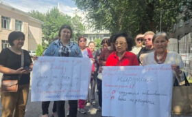 Родители и учителя школы №24 вынуждены искать защиты у Садыра Жапарова