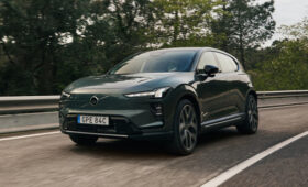 Volvo подготовила несколько обновок для лифтбека ES90, кроссоверов EX60 и EX90