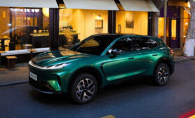 Кроссовер Arcfox Alpha T7 со спортивным имиджем от BAIC: показан интерьер