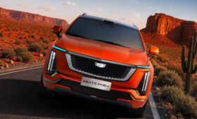 «Второй» Cadillac XT5 с новой начинкой: скоро в продаже