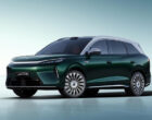 Кроссовер BYD Tang нового поколения: больше предшественника и с единым табло внутри
