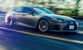 Флагманский седан Lexus LS получил несколько обновок, цены известны