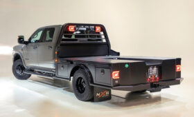 Ram Chassis Cab Night Edition: стильный ночной работяга с паровозной тягой