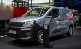Fiat привёз на выставку новый фургон Doblo Easy Pro и трёхколёсный электрокар Tris