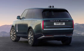 Range Rover Electric полностью рассекречен: средние характеристики за бешеные деньги