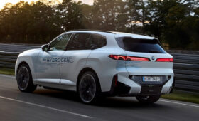 Водородный BMW iX5 Hydrogen нового поколения сбросил камуфляж