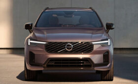 Volvo XC60: второй рестайлинг и большая батарея для гибрида. Такую же получил Volvo XC90