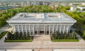 Жогорку Кенеш утвердил дату выборов президента Кыргызстана
