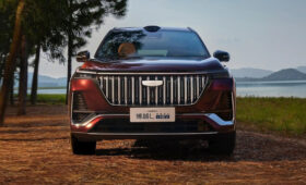 Кроссовер Geely Atlas получил новую версию: другая начинка и кое-что ещё