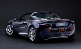 Рестомод Analogue VHPK на базе Lotus Elise S1: водитель по центру и масса менее 600 кг