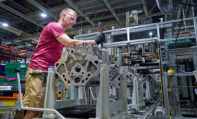 GM обнародовала характеристики двигателей V8 нового поколения для больших пикапов