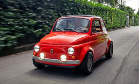 Старый Fiat 500, простоявший 25 лет в сарае, превратился в изысканный рестомод Scattante