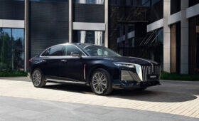 Обновлённый седан Hongqi H5 стартует в России: объявлена цена