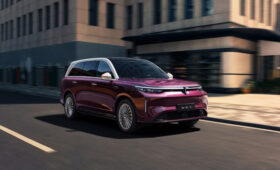 Большой гибридный кроссовер Wey V9X в России: объявлена цена