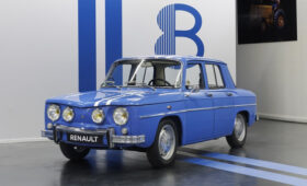 Французы почтили спорткар Renault 8 Gordini двухместным концептом