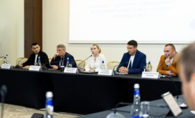 Такси в 2027 году: в Сочи обсудят последствия локализации для цен и доступности поездок