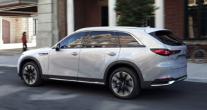 Хватит множить сущности: Mazda объединяет кроссоверы CX-90 и CX-70 в одно семейство