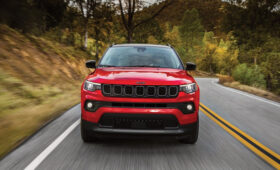 «Старый» Jeep Compass получил несколько обновок в 2027 модельном году