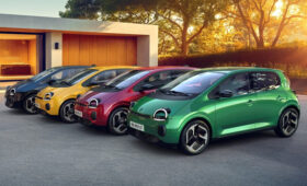 Новый Renault Twingo обрёл необычную панорамную крышу в форме картофелины