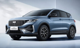 «Упрощённый» Geely Coolray снова модернизировали: первые официальные фото