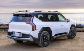 Kia EV9 чуть подорожал на фоне стагнации продаж, топ-версия GT по-прежнему недоступна