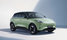Электрический хэтчбек Geely EX2 едет в Россию