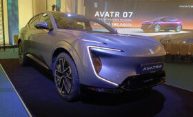 Гибридный кроссовер Avatr 07 стартует в России: комплектации и цены