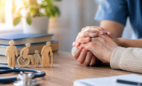 В Кыргызстане более 7 тысяч человек получают социальную помощь на дому