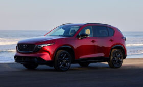 Кроссовер Mazda CX-5 получил скромные обновки и подросший ценник в США