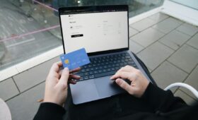 Ноутбук из Алматы: что учесть кыргызстанцам при покупке техники в Казахстане